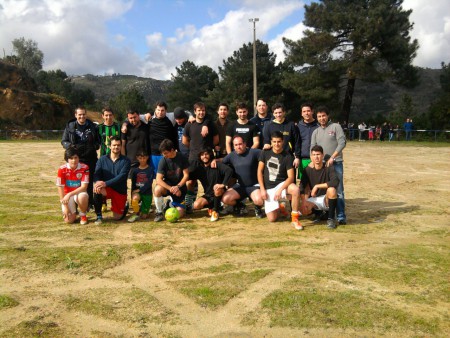 JOGO DE PÁSCOA 2013 - FOTO SOLTEIROS